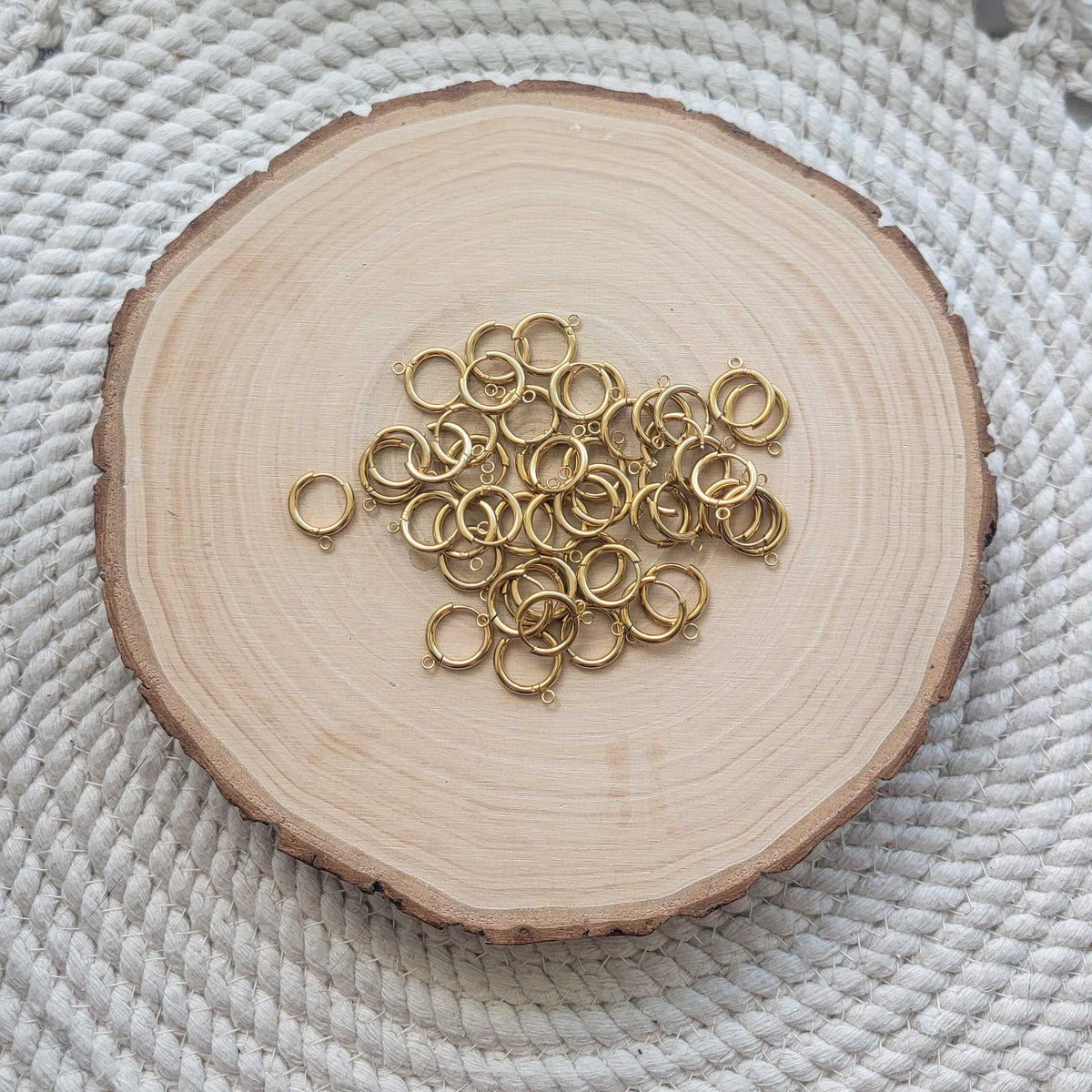 Huggie Earrings (Gold pvd & stainless steel)